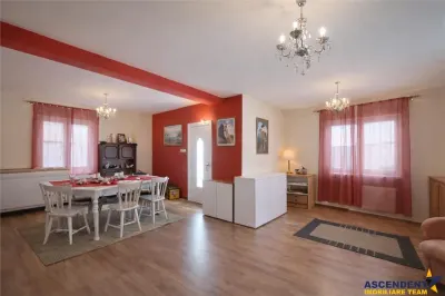 Casa, dotari preferentiale, garaj, curte, gradina, extindere teren, Central, Rasnov - foto 1