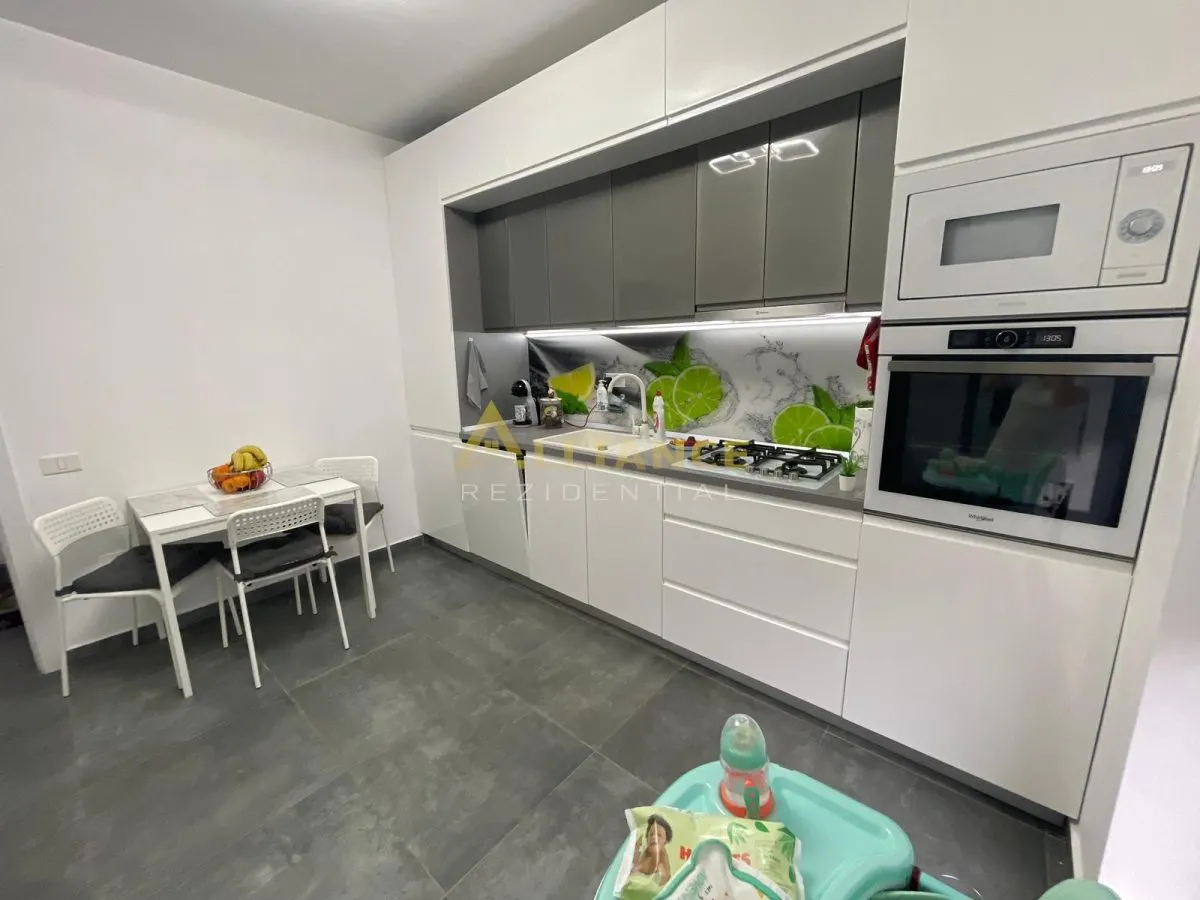Casa individuala - 300 mp  - 5 camere - 3 bai - foto 11