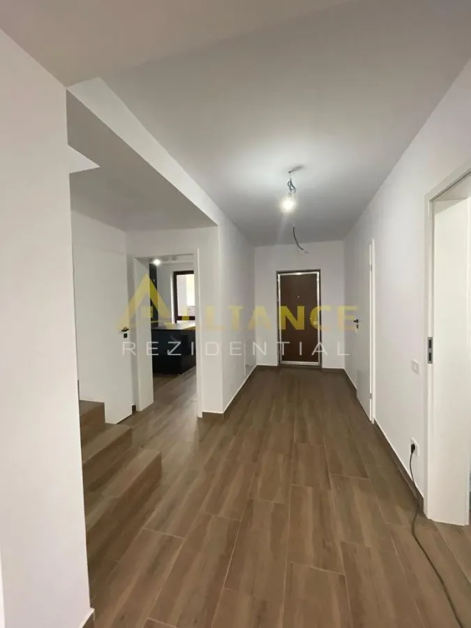 Casa individuala - 300 mp  - 5 camere - 3 bai - foto 14