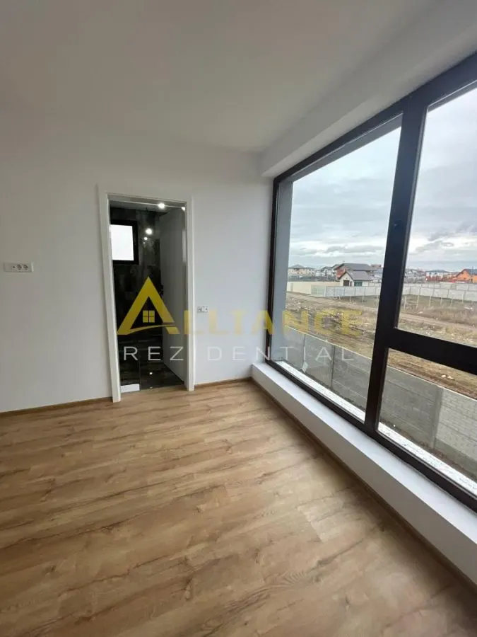 Casa individuala - 300 mp  - 5 camere - 3 bai - foto 22