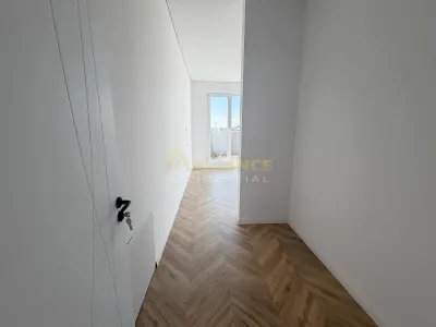 Casa individuală parter ~ 4 camere ~ 2 băi + dressing ~ teren 371mp - foto 6