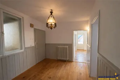 Nivel in  vila, 4 camere, cu garaj, curte proprie, Central, Brasov - foto 10