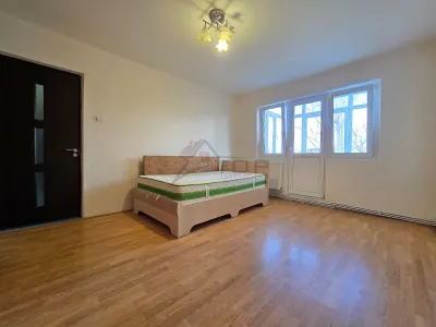 Etaj 2 - Mircea cel Batran, 2 camere, liber - foto 3