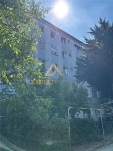 Apartament 2 camere semidecomandat  Cuza Voda pret corect - foto 11