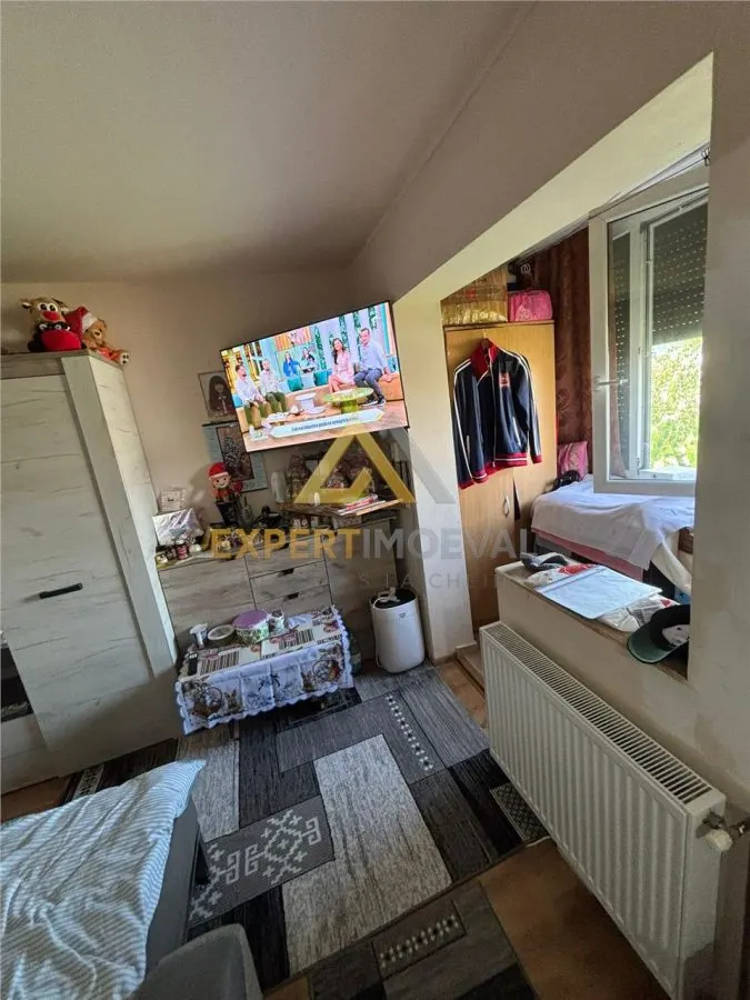 Apartament 2 camere semidecomandat  Cuza Voda pret corect - foto 5