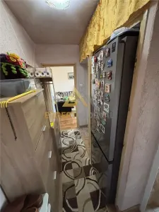 Apartament 2 camere semidecomandat  Cuza Voda pret corect - foto 8