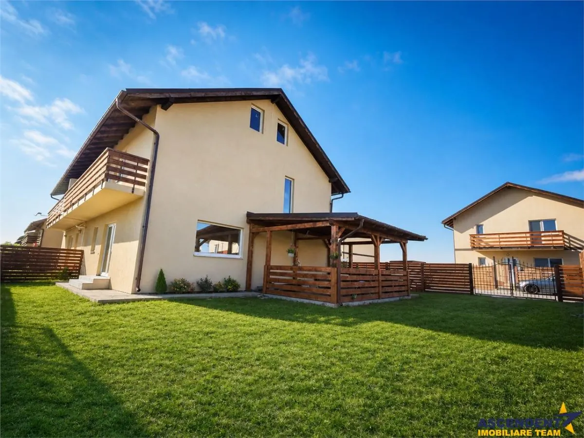 Inchiriere casa moderna cu 3 dormitoare, curte individuala, complet mobilata - foto 1