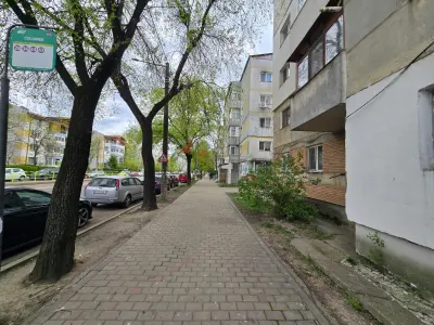Dacia - statia Columnei, 3 camere decomandat la bulevard, liber - Iasi
