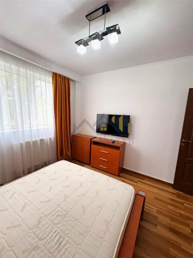 Apartament 3 camere conf 1 semidec zona N. Balcescu - foto 6
