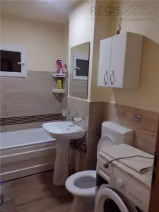Apartament spatios 2 camere decomandat Tractoru - foto 2