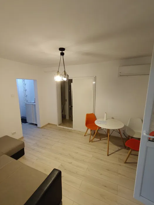 Apartament cu 3 camere- Podu Ros 450 euro - foto 3