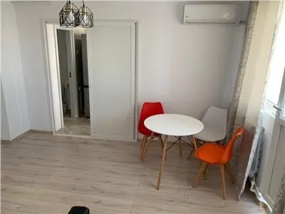 Apartament cu 3 camere- Podu Ros 450 euro - foto 4