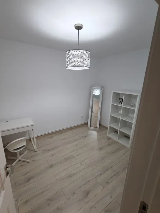 Apartament cu 3 camere- Podu Ros 450 euro - foto 7