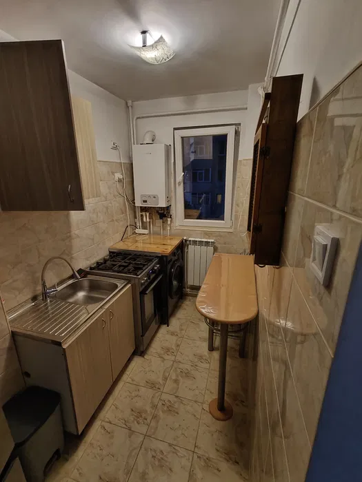 Apartament cu 3 camere- Podu Ros 450 euro - foto 8