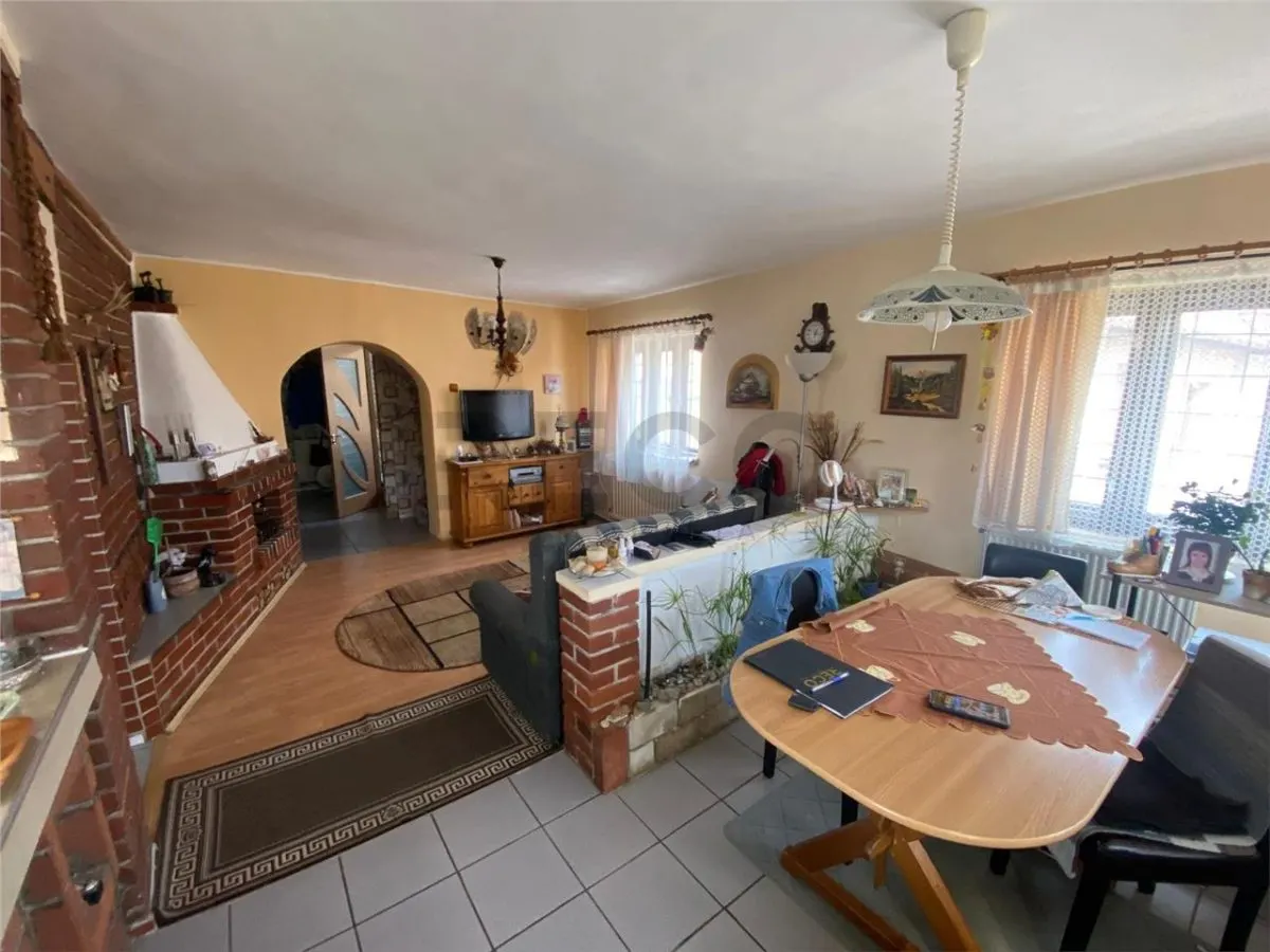 RECO Casa S+P+M cu spatiu comercial si garaj in Marghita - ideala pentru locuit si afacere - foto 1