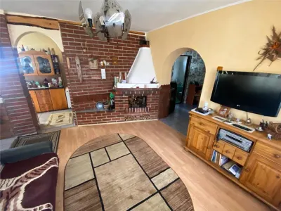 RECO Casa S+P+M cu spatiu comercial si garaj in Marghita - ideala pentru locuit si afacere - foto 2