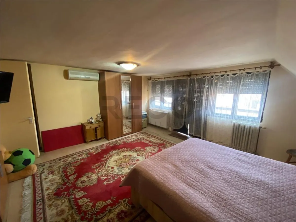 RECO Casa S+P+M cu spatiu comercial si garaj in Marghita - ideala pentru locuit si afacere - foto 11