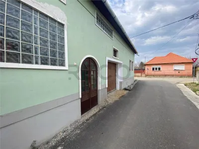 RECO Casa S+P+M cu spatiu comercial si garaj in Marghita - ideala pentru locuit si afacere - foto 16