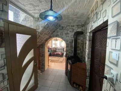 RECO Casa S+P+M cu spatiu comercial si garaj in Marghita - ideala pentru locuit si afacere - foto 3