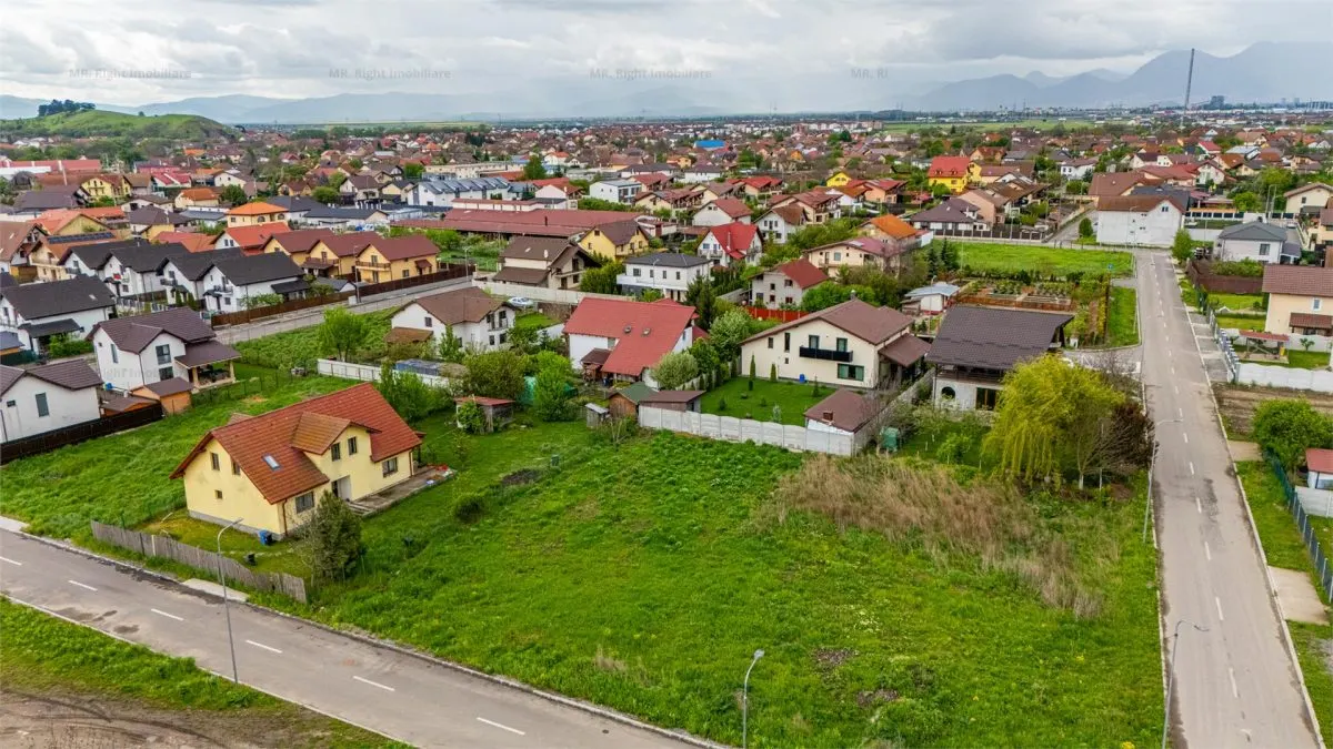 Comision 0% Teren intravilan 685 mp la asfalt, cu utilitatile la drum si AC casa - foto 7