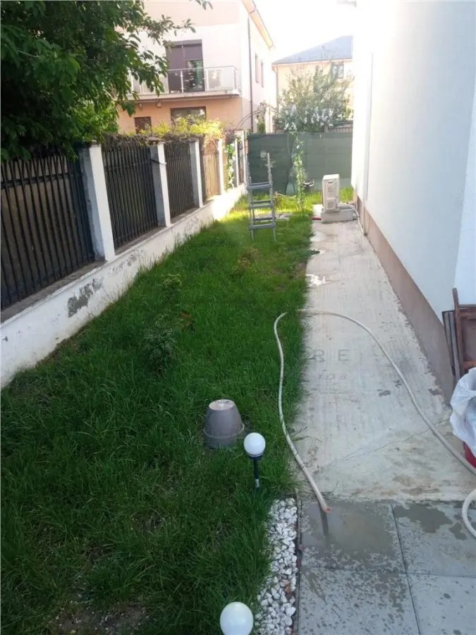 DE VANZARE VILA DANTELEI - DRUMUL TABEREI SECTOR 5 STATIE AUTOBUZ - foto 2