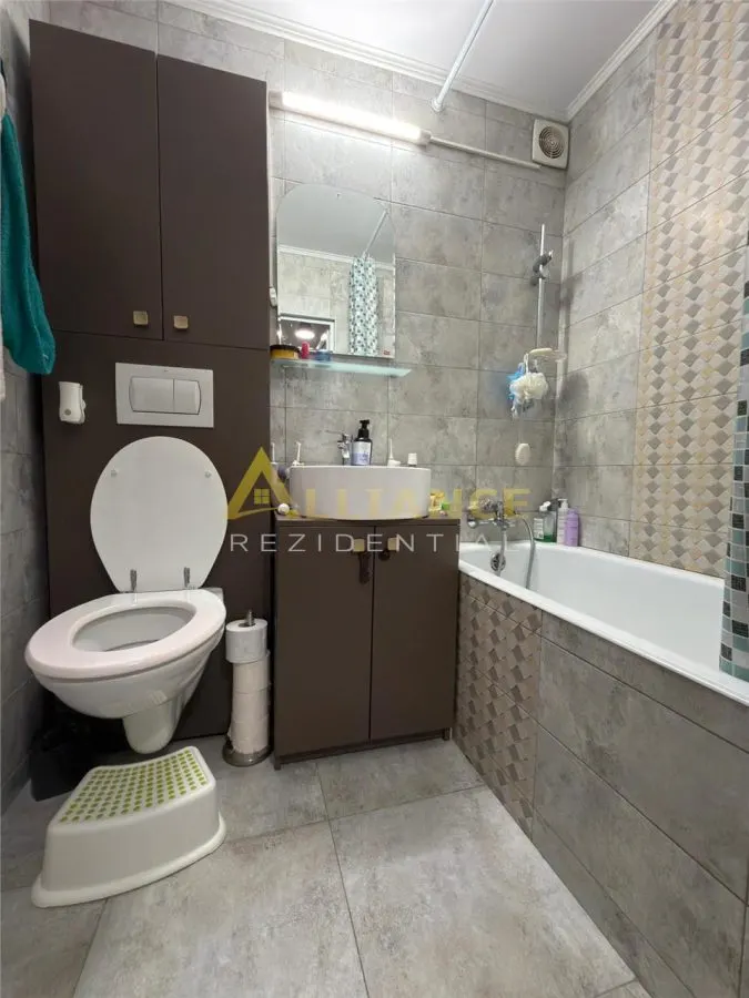 Sector 4 Apartament 3 Camere Mobilat/Utilat Centrala Termica - foto 15