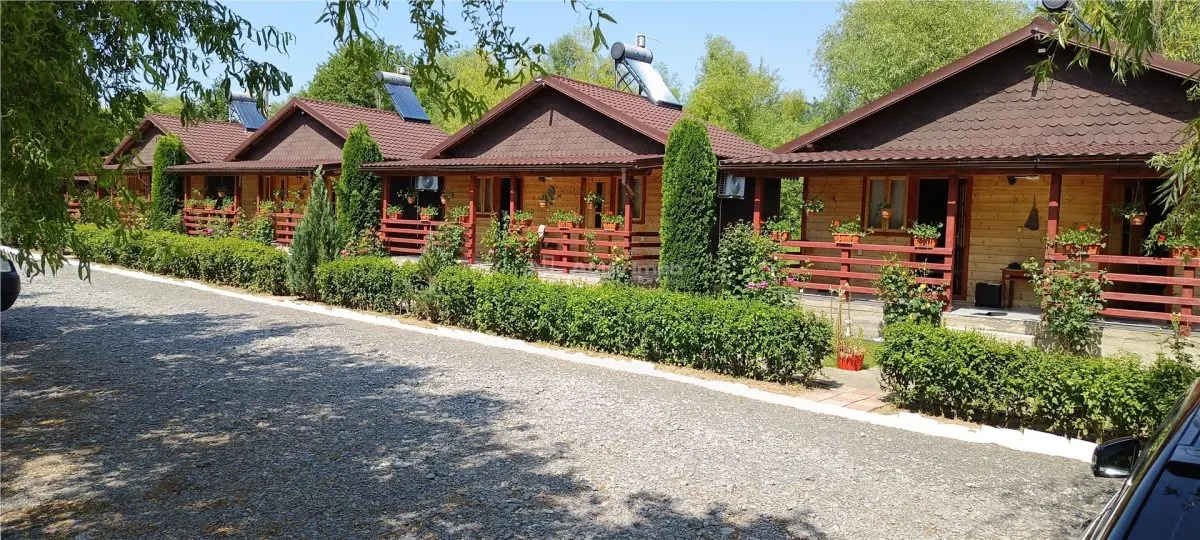 COMPLEX 5 CABANE DIN LEMN CU ACCES LA DUNARE + teren  in Podul Gornei, jud. CS - foto 2