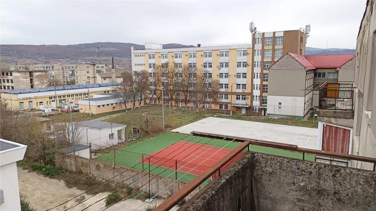 Apartament 2 Cam. Semidecomandate â€“ Moldova Noua/CS - foto 3