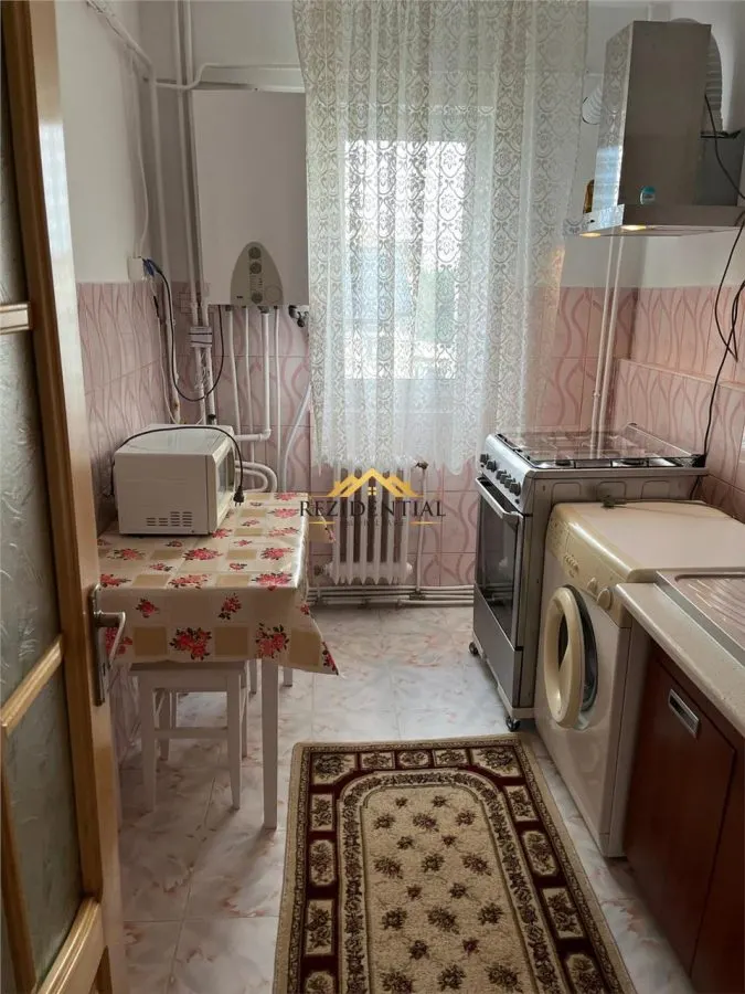 APARTAMENT DOUA CAMERE - LICEUL M. EMINESCU - foto 4