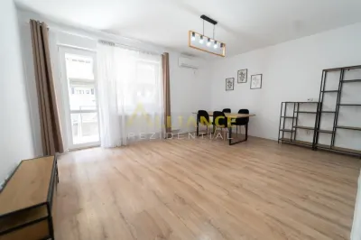 Apartament cu 200 mp TEREN - Mobilat si utilat -Metrou Berceni - Popesti-Leordeni