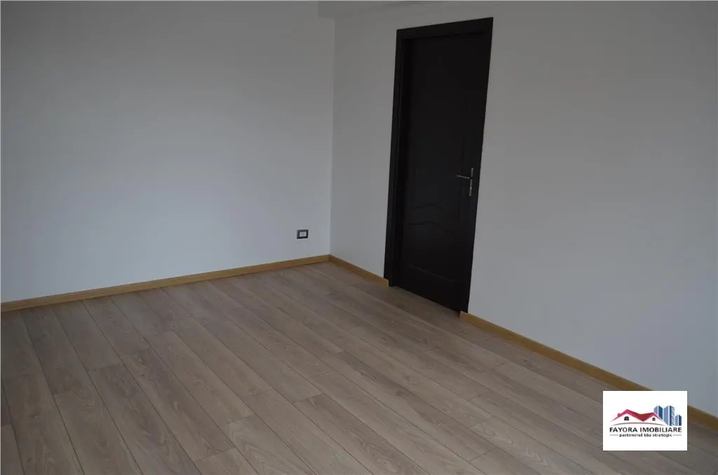 Spatiu Comercial 2 Camere de Inchiriat Zona Ultracentrala - foto 2