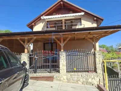 Casa parter + mansarda in cartier Galata - Iasi (nu Dealul Galata), 4 camere, 2 bai - Iasi