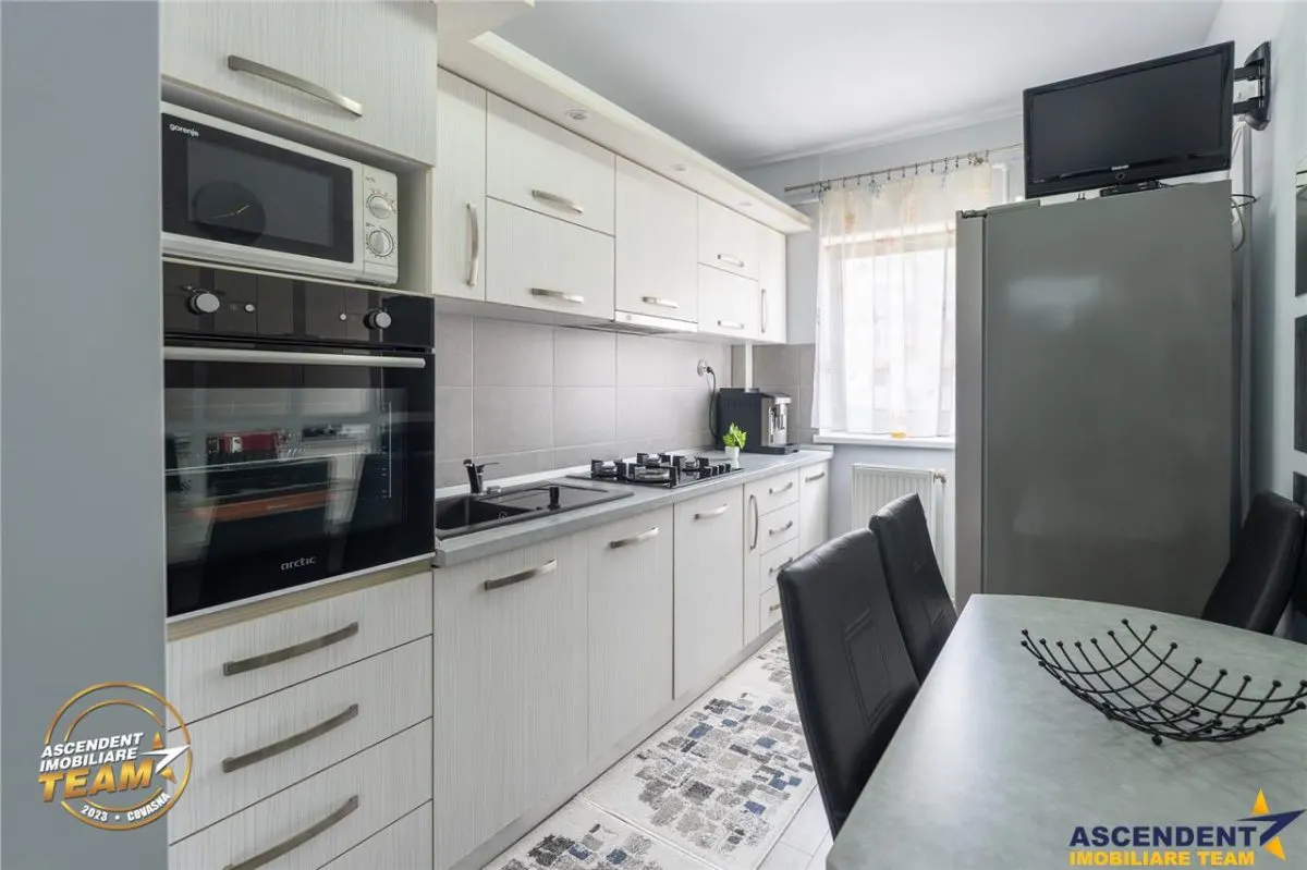 3D! Gata de mutat!Apartament 2 camere, decomandat,renovat,mobilat,utilat,Garii - foto 2