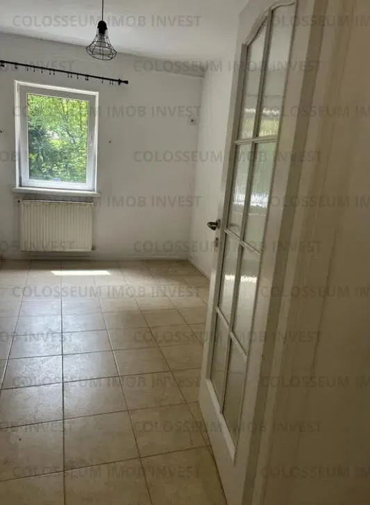 Apartament 3 camere, decomandat - zona Racadau - foto 2