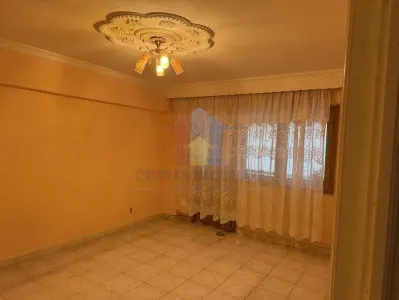 Apartament  2 camere, etaj 3, Vidin-Piata+ balcon 7 m - foto 2