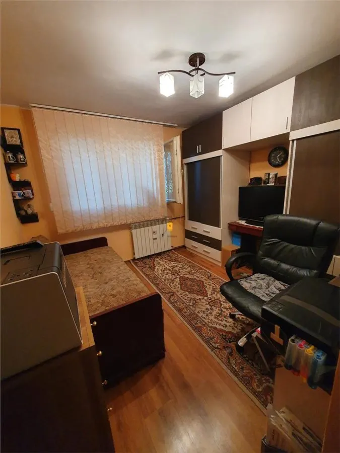 Apartament 3 camere zona Vest - foto 4