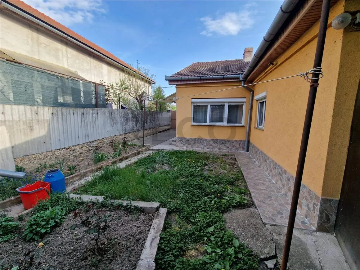RECO Casa cu 2 camere+living, renovata complet, in Episcopia Bihor - foto 18