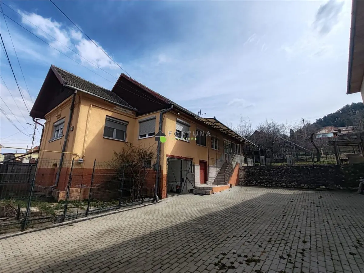 Casa individuala , teren 717 mp - Sacele - foto 1