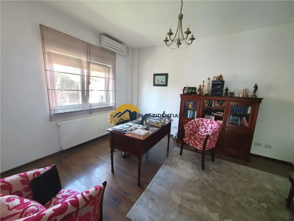 Vila la cheie, cocheta, mobilata-utilata, gradina amenajata - foto 13