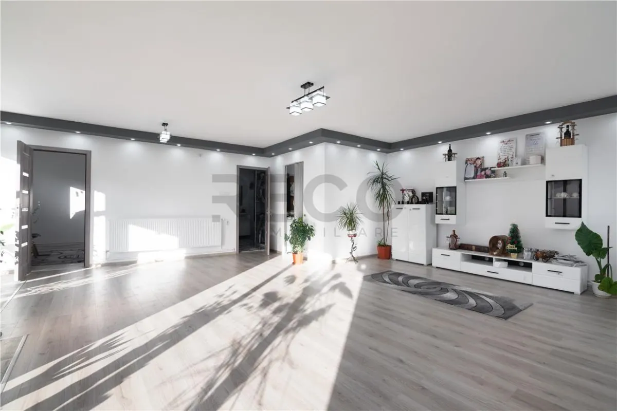 RECO, Doua case, una noua iar cealalta renovata complet, Zona Tarcea, Bihor - foto 12