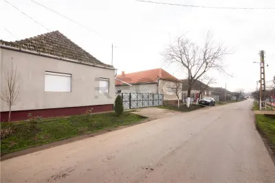RECO, Doua case, una noua iar cealalta renovata complet, Zona Tarcea, Bihor - foto 19