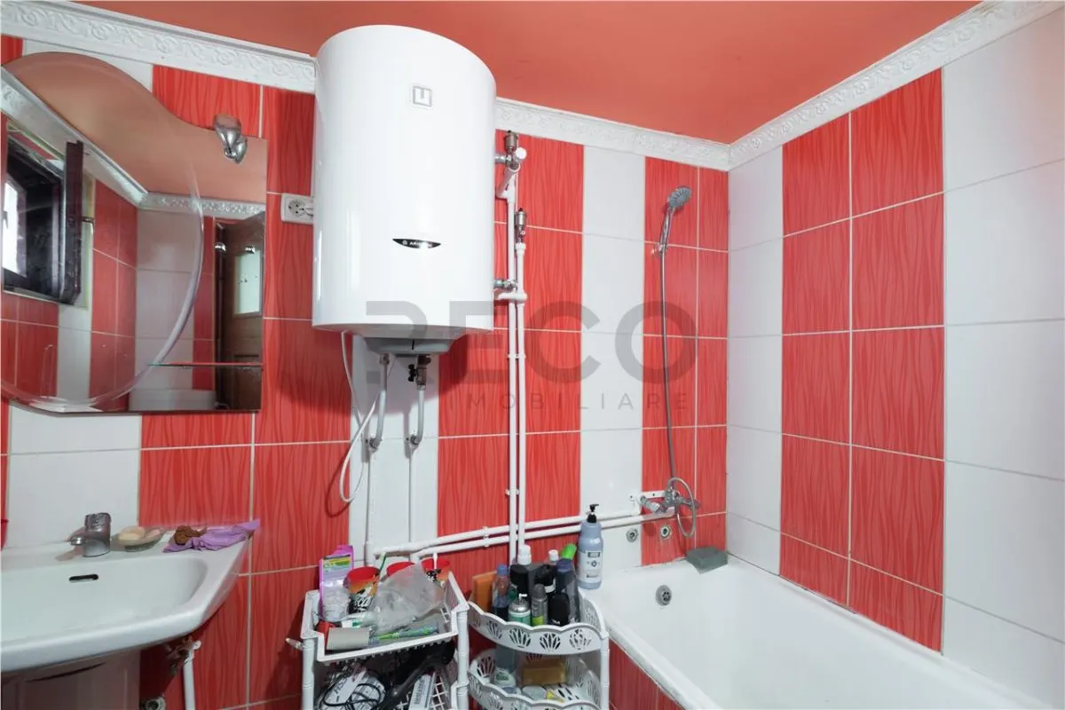 RECO, Doua case, una noua iar cealalta renovata complet, Zona Tarcea, Bihor - foto 24