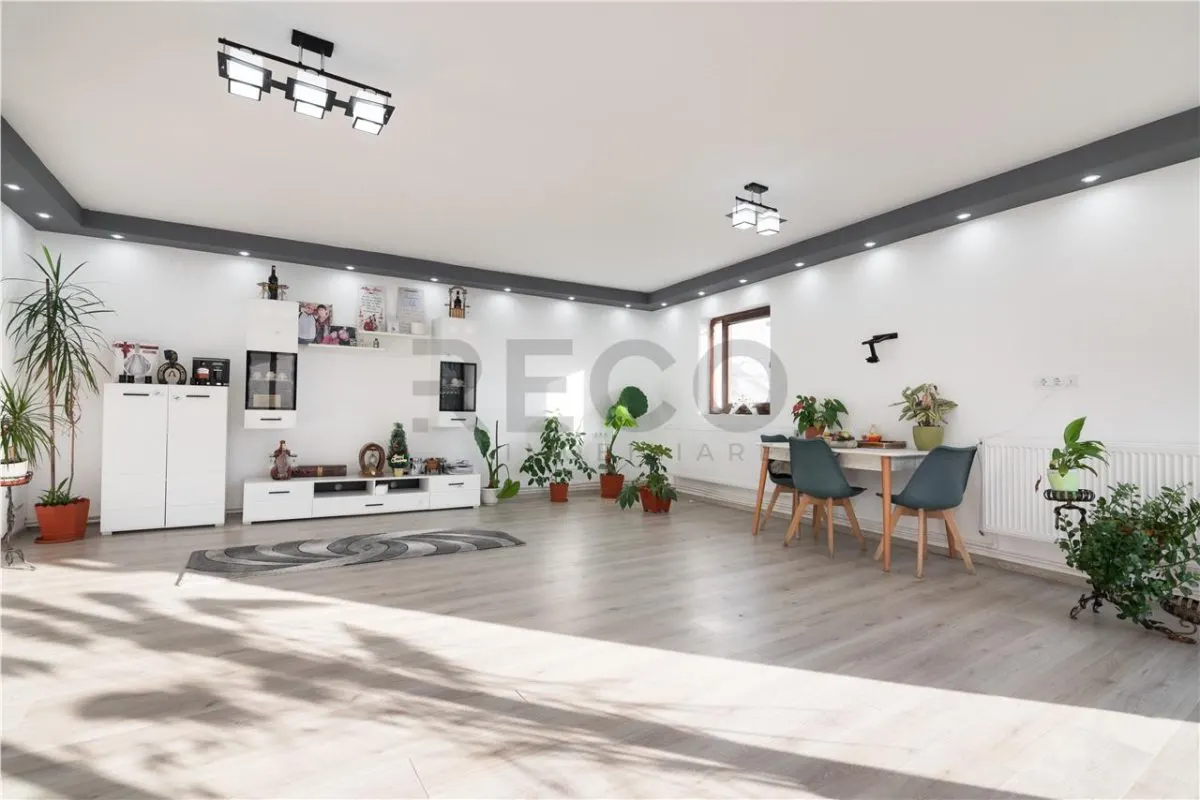 RECO, Doua case, una noua iar cealalta renovata complet, Zona Tarcea, Bihor - foto 4