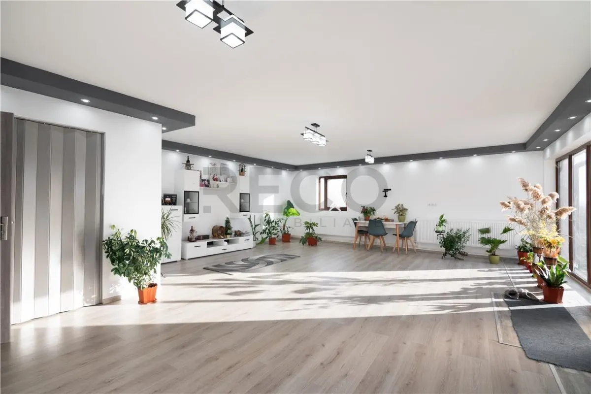 RECO, Doua case, una noua iar cealalta renovata complet, Zona Tarcea, Bihor - foto 9