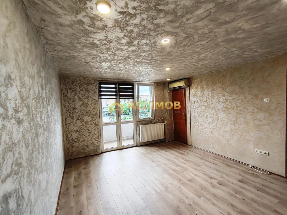 Garsoniera in Ploiesti, zona ultracentrala - foto 1
