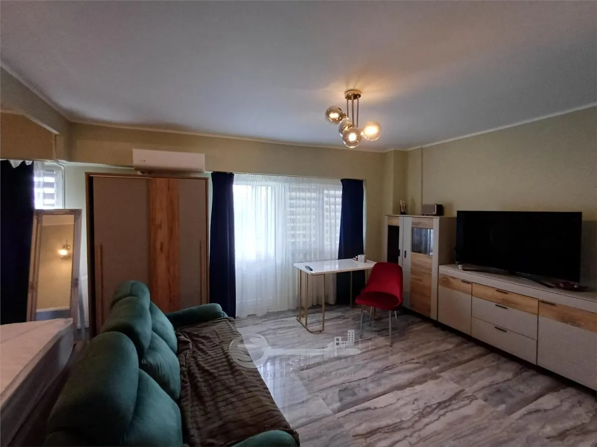 Apartament 1 cameră decomandat, 50 mp, vedere bulevard â€“ Gara, ideal investiție - foto 2