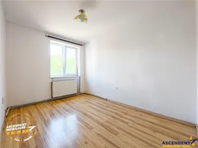 Decomandat pe 3 camere, 2 balcoane, locatie favorabila, Simeria, Sfantu Gheorghe - foto 4