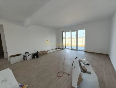 Casa individuala - 4 camere  - 2 bai - Cartierul Nou-Str.Aviatorilor - foto 8