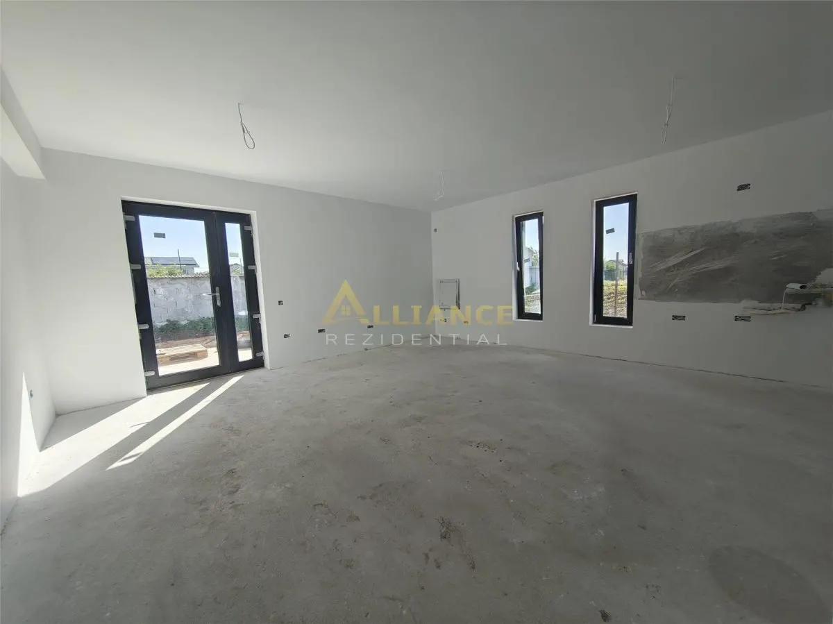 Casa parter | Str. Miorita | 4 camere | Teren 463 mp | La 5 minute de bulevard - foto 4