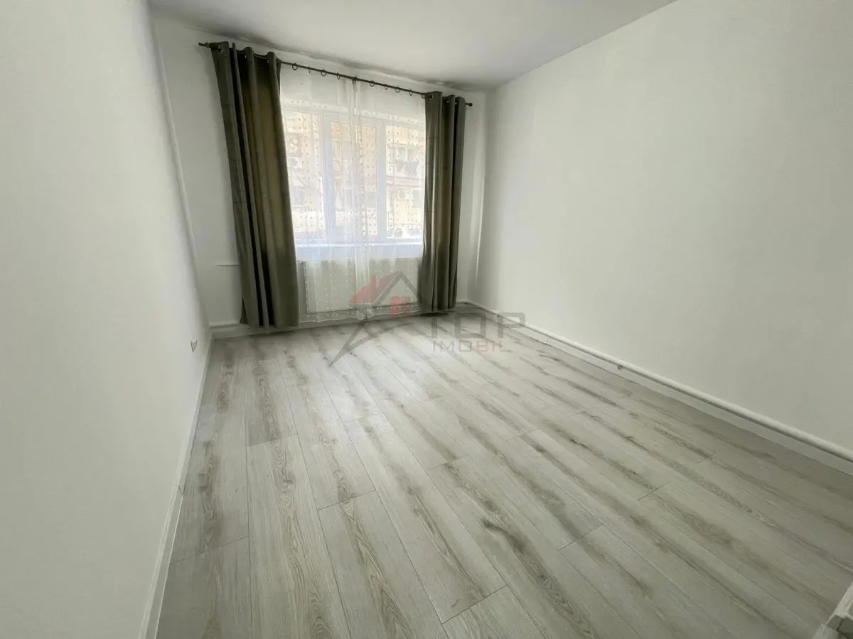Vanzare garsoniera 20 mp renovata complet - foto 1